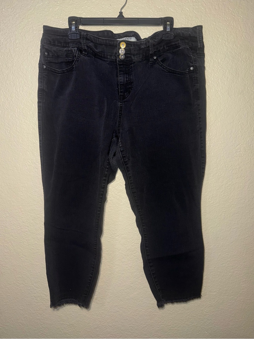 Torrid Black Jeggings Size 20 Cropped Raw Hem High Rise Stretch Denim